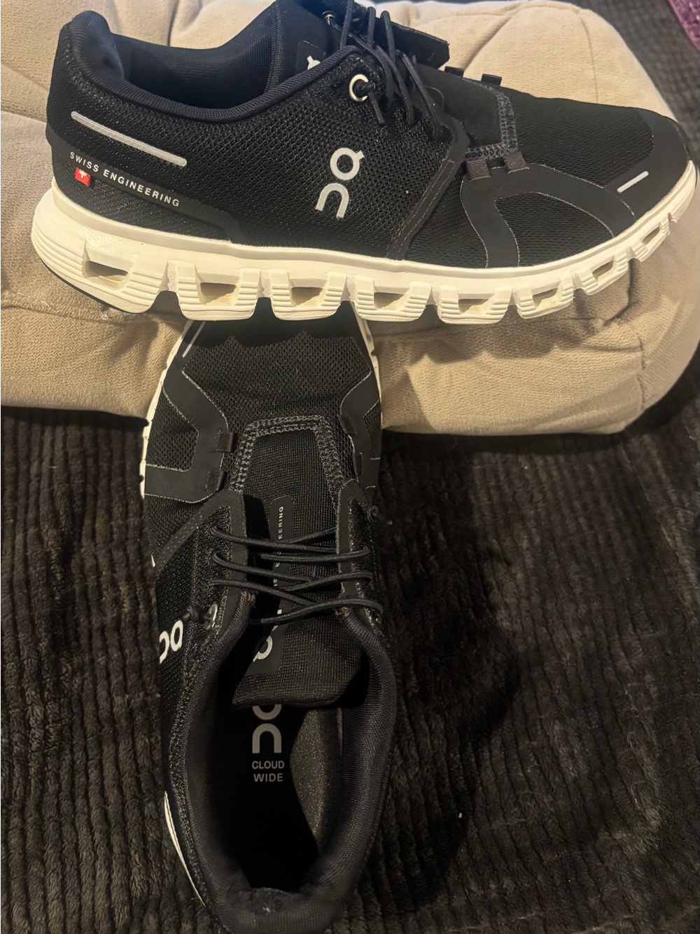 On Running Black and White Cloud Wide Men’s Running Shoes